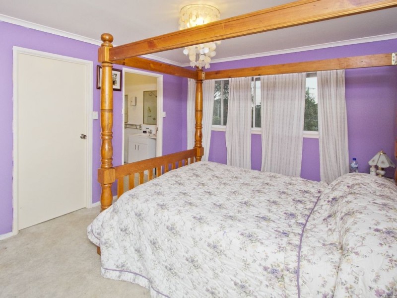 1 Pinewood Street, Little Mountain QLD 4551