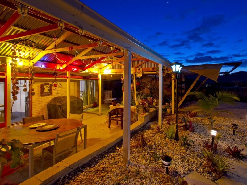 1 Pinewood Street, Little Mountain QLD 4551