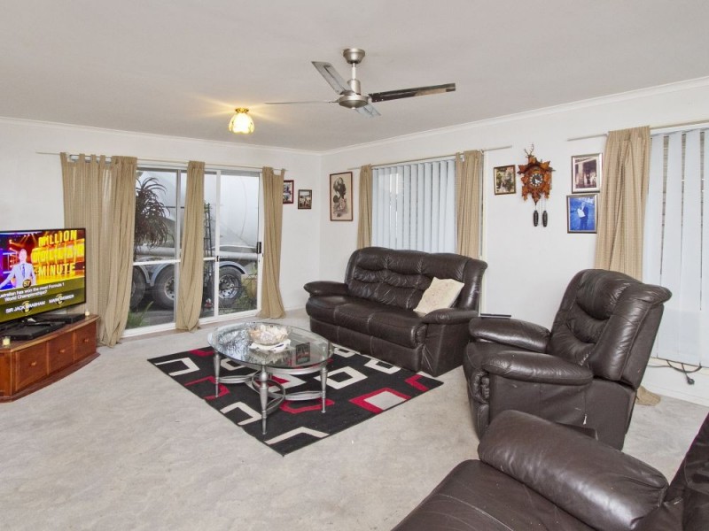 1 Pinewood Street, Little Mountain QLD 4551