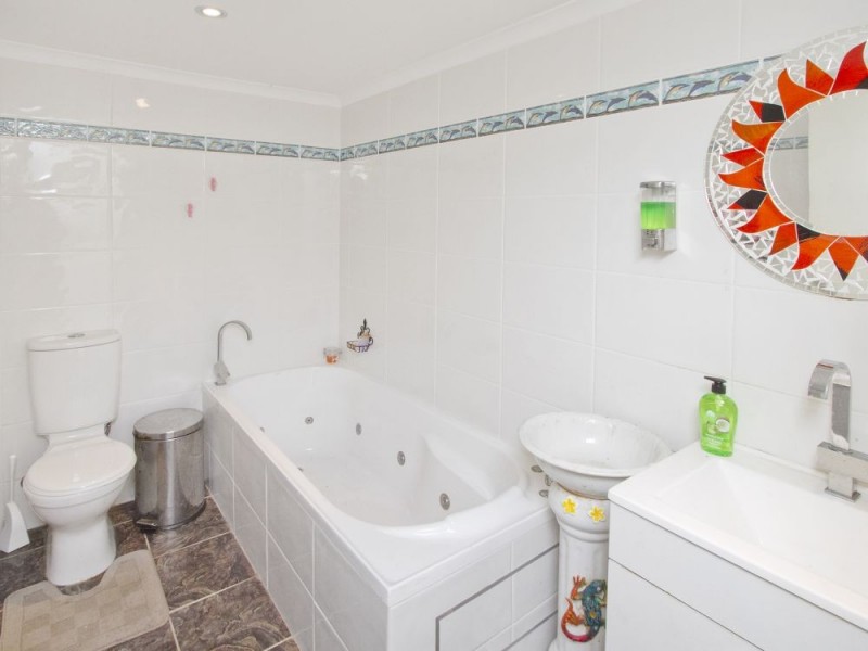 1 Pinewood Street, Little Mountain QLD 4551