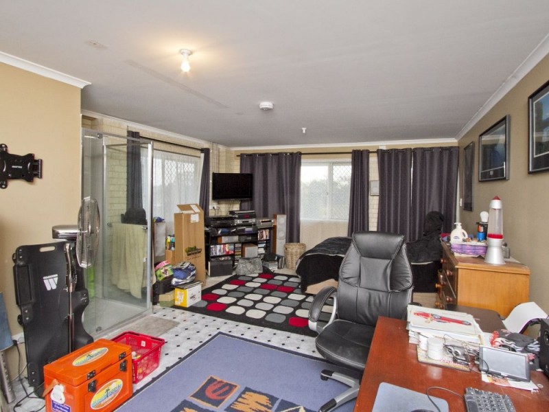 1 Pinewood Street, Little Mountain QLD 4551