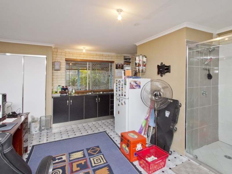 1 Pinewood Street, Little Mountain QLD 4551