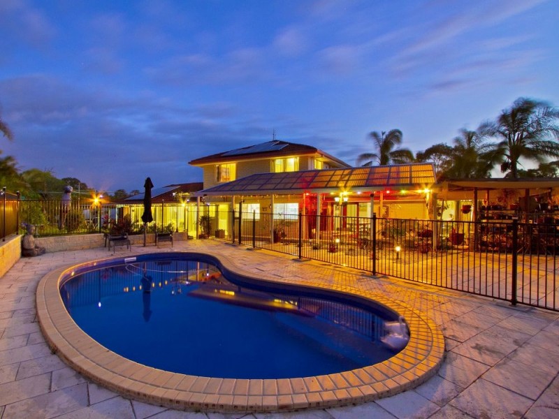 1 Pinewood Street, Little Mountain QLD 4551