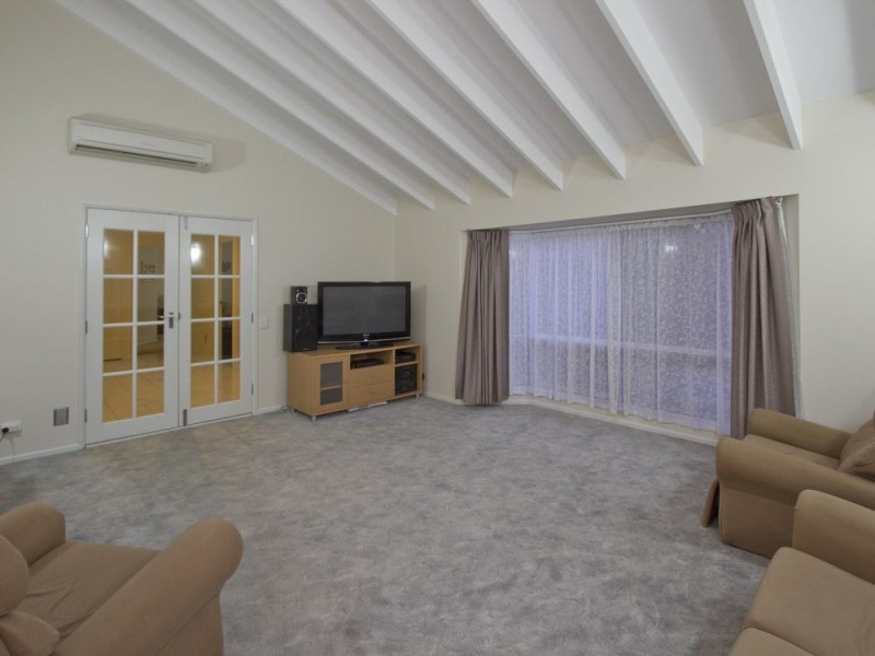 2 Ridgewood Road, Little Mountain QLD 4551