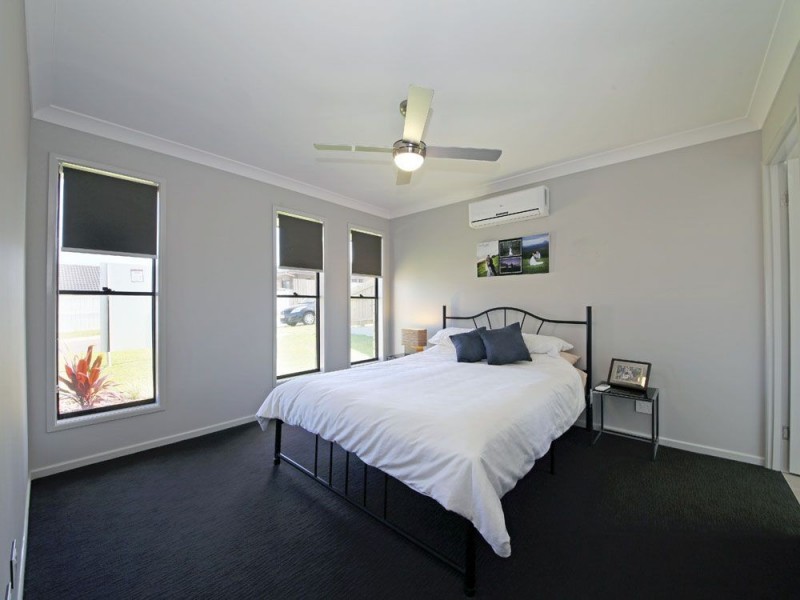25 Sandstone Way, Little Mountain QLD 4551
