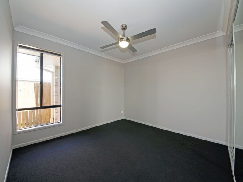 25 Sandstone Way, Little Mountain QLD 4551