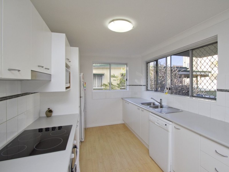 1/7 Mahia Terrace, Kings Beach QLD 4551