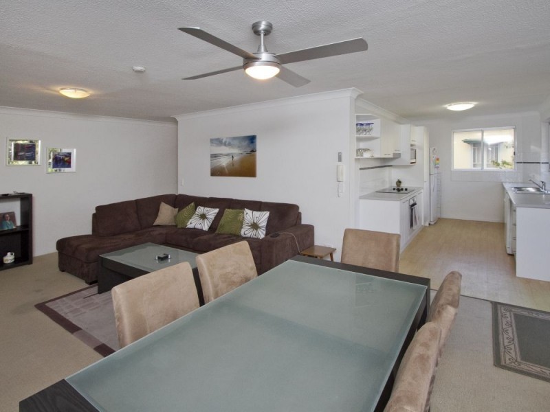 1/7 Mahia Terrace, Kings Beach QLD 4551