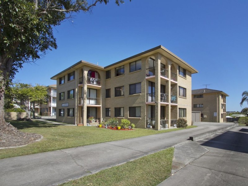 4/8 Coonowrin Street, Battery Hill QLD 4551