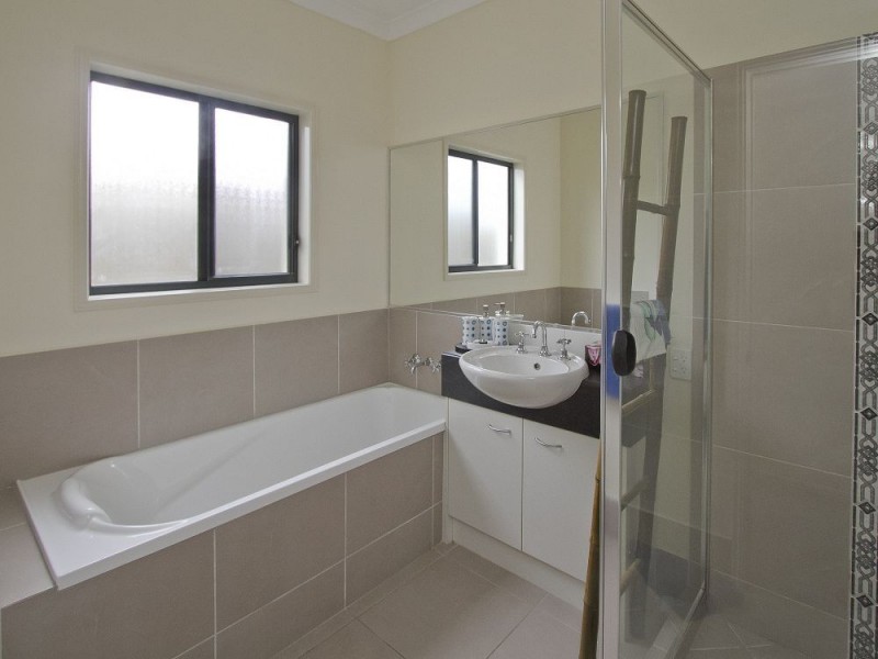 9 Scribbly Gum Drive, Meridan Plains QLD 4551