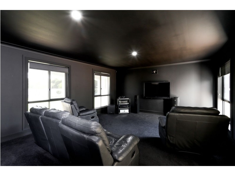 10 Bancroft Street, Pelican Waters QLD 4551