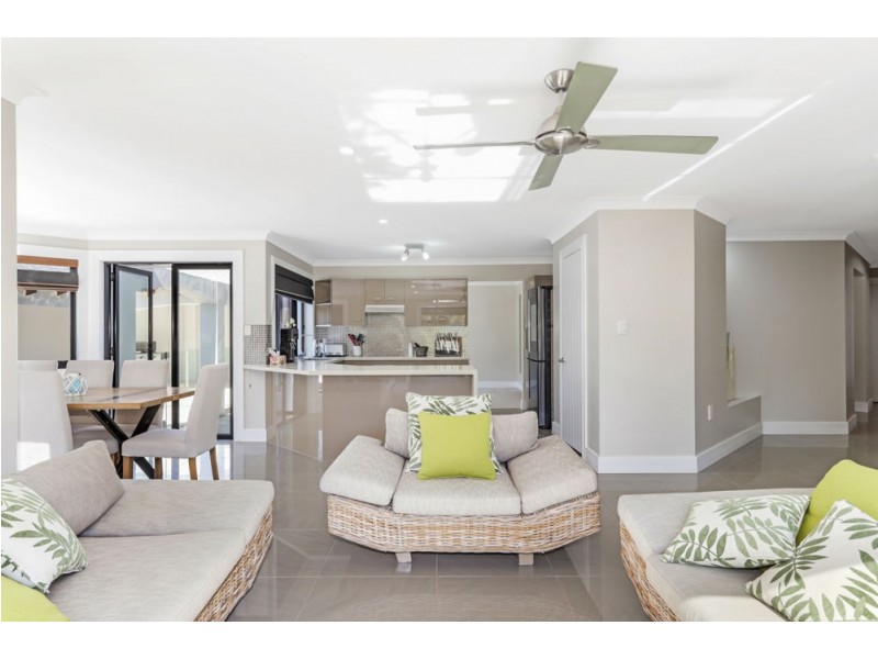 10 Bancroft Street, Pelican Waters QLD 4551