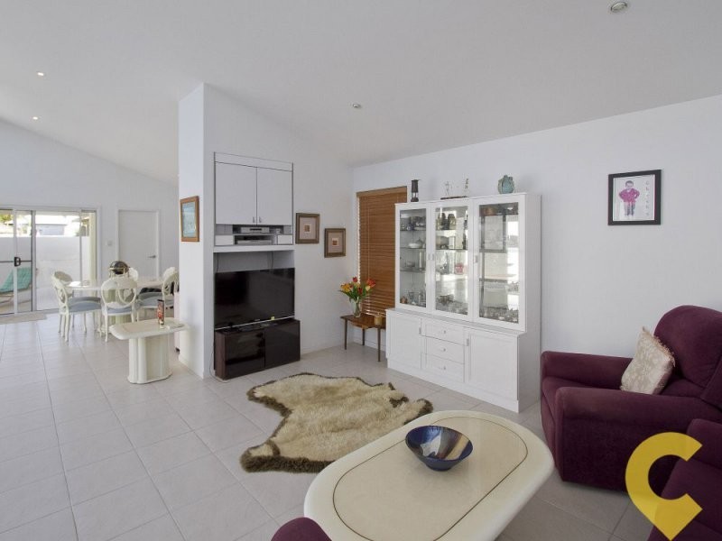 15 Wallaby Circuit, Pelican Waters QLD 4551