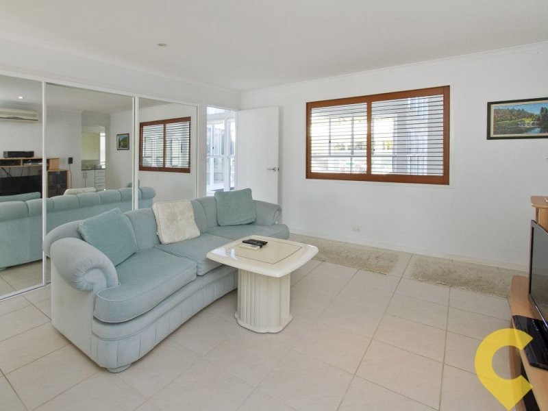 15 Wallaby Circuit, Pelican Waters QLD 4551