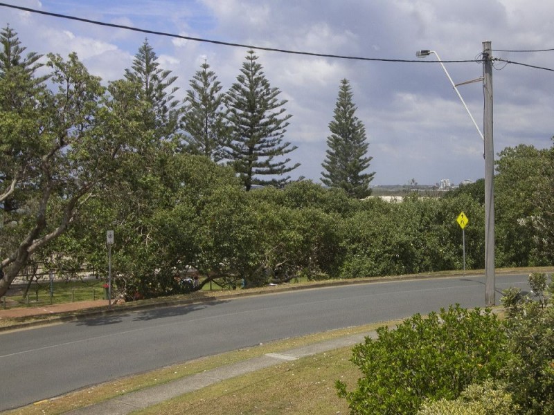 3/7a Esplanade Bulcock Beach, Caloundra QLD 4551