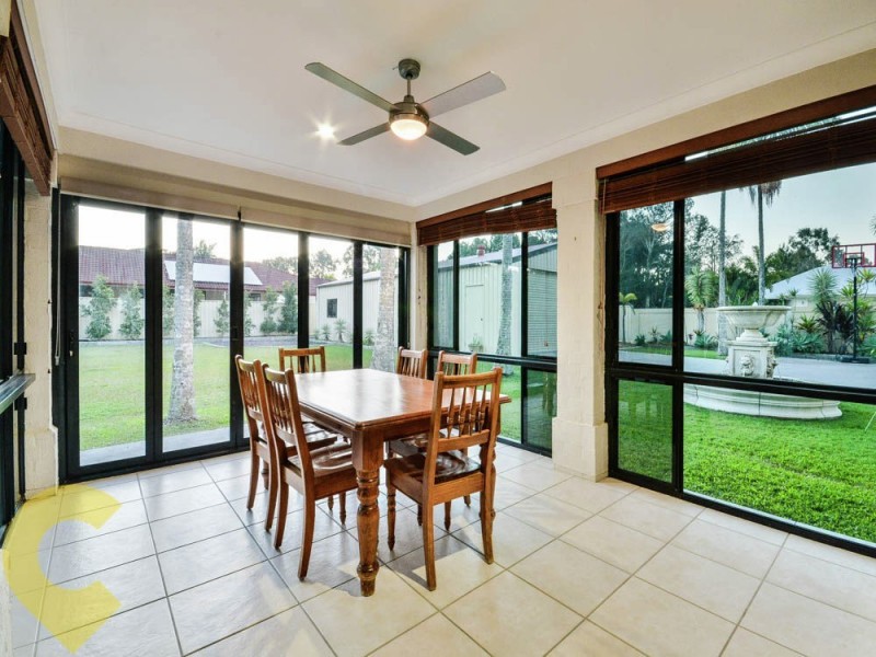 1 Earls Court, Little Mountain QLD 4551