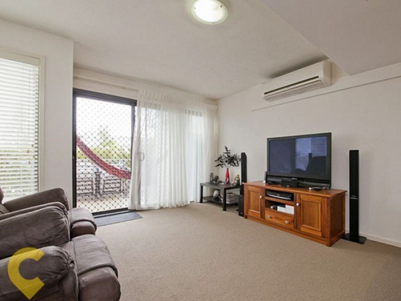 28/10 Grand Parade, Kawana Island QLD 4575