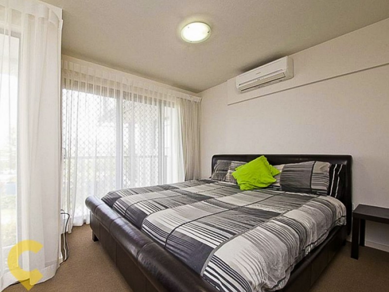 28/10 Grand Parade, Kawana Island QLD 4575