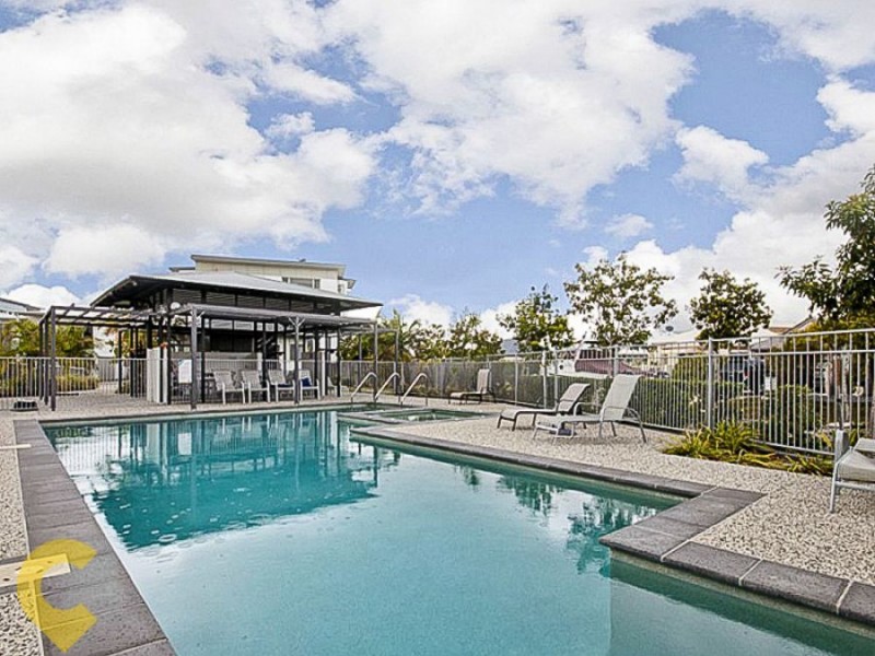 28/10 Grand Parade, Kawana Island QLD 4575