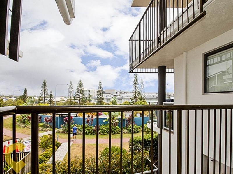 28/10 Grand Parade, Kawana Island QLD 4575
