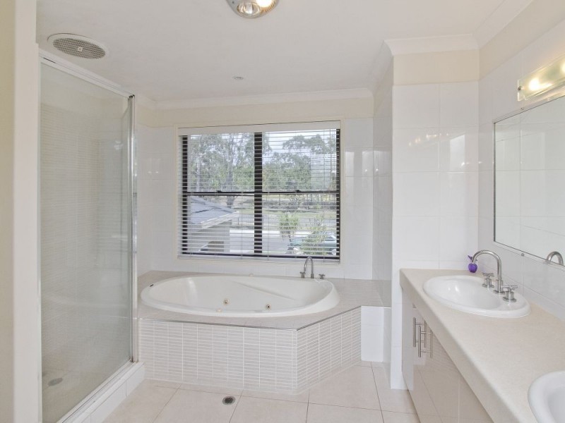 19 Parklands Boulevard, Little Mountain QLD 4551