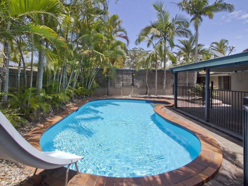 18 Karawatha Drive, Mountain Creek QLD 4557