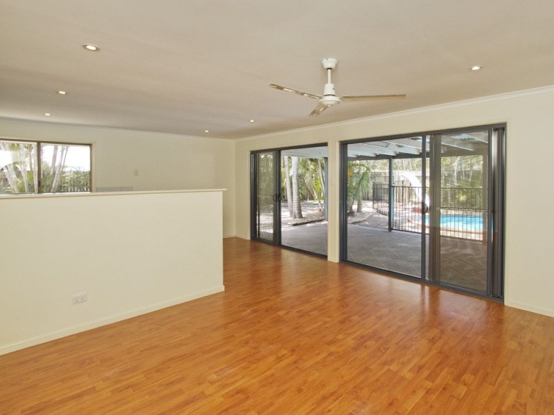 18 Karawatha Drive, Mountain Creek QLD 4557