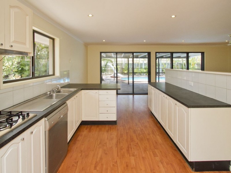 18 Karawatha Drive, Mountain Creek QLD 4557