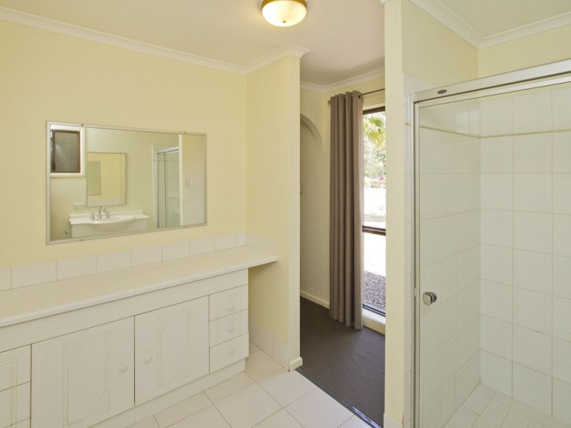 18 Karawatha Drive, Mountain Creek QLD 4557