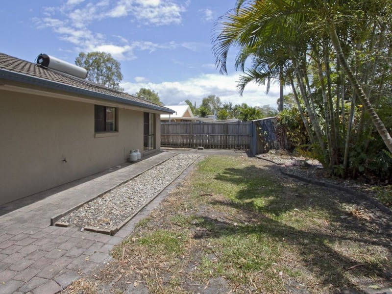 18 Karawatha Drive, Mountain Creek QLD 4557