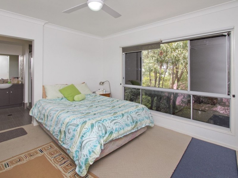 8 Timbertop Court, Little Mountain QLD 4551