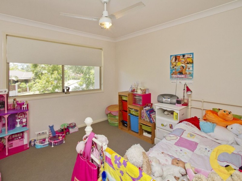 1 Hillside Court, Little Mountain QLD 4551