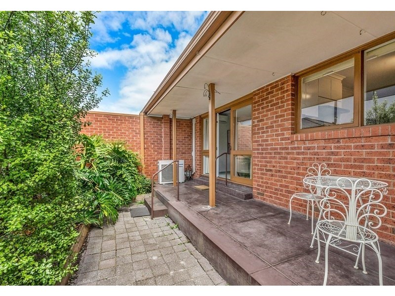 2/1 Eden Street, Cheltenham VIC 3192