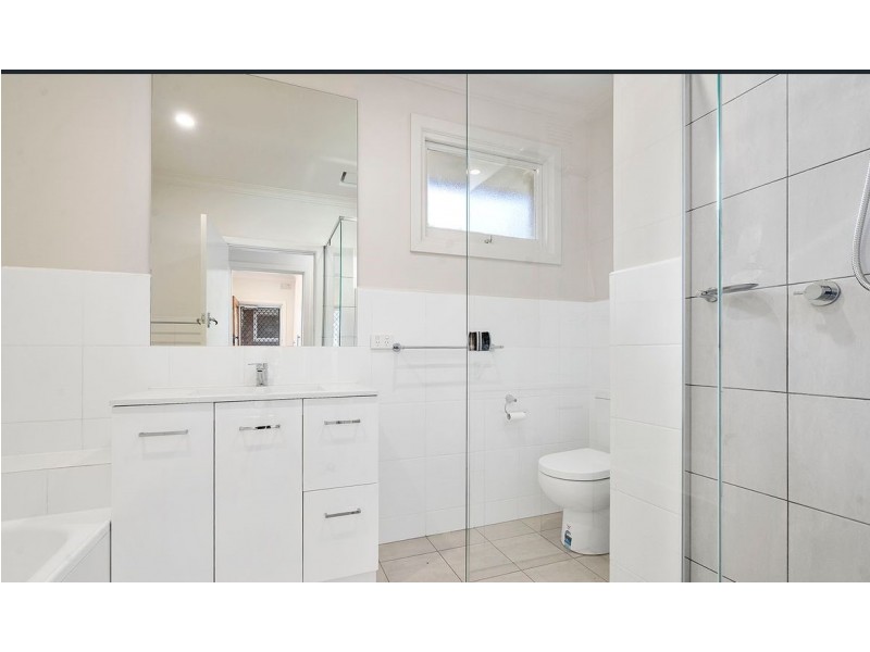 1B Fourth Street, Parkdale VIC 3195