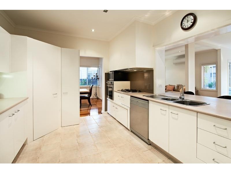 17 Hastings Street, Mckinnon VIC 3204