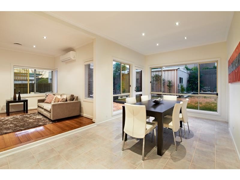 17 Hastings Street, Mckinnon VIC 3204