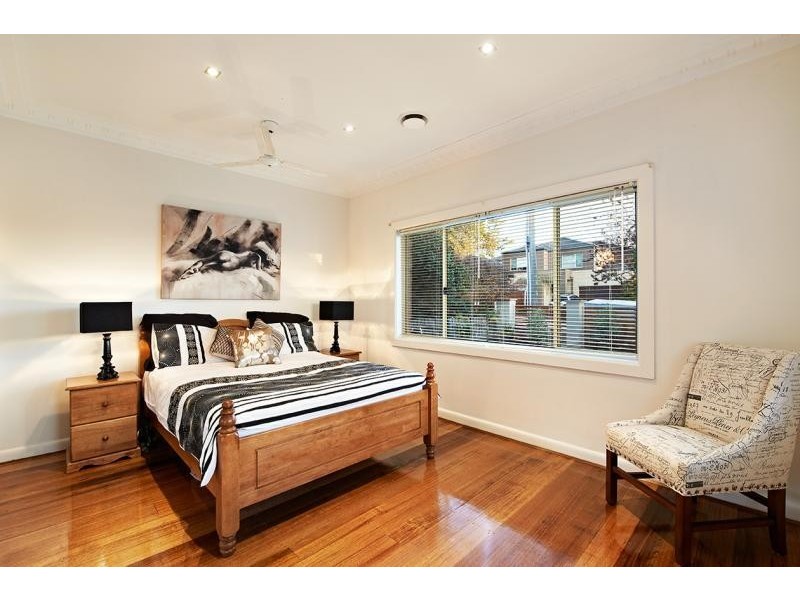 17 Hastings Street, Mckinnon VIC 3204