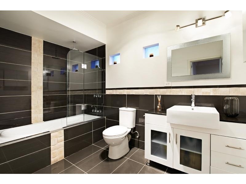 17 Hastings Street, Mckinnon VIC 3204