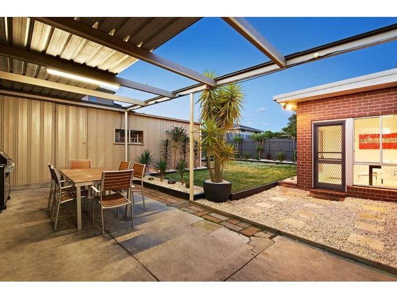 17 Hastings Street, Mckinnon VIC 3204