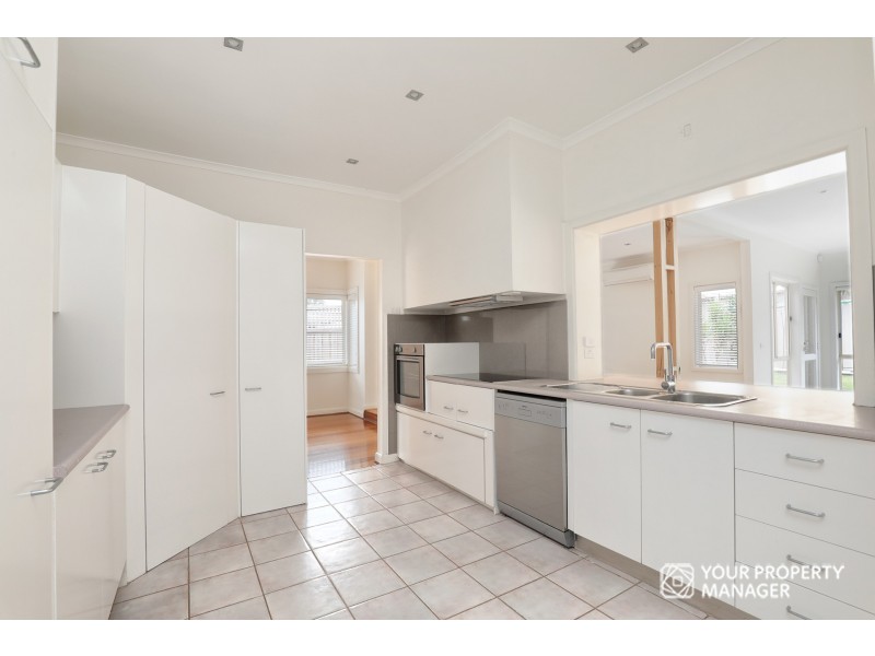 17 Hastings Street, Mckinnon VIC 3204