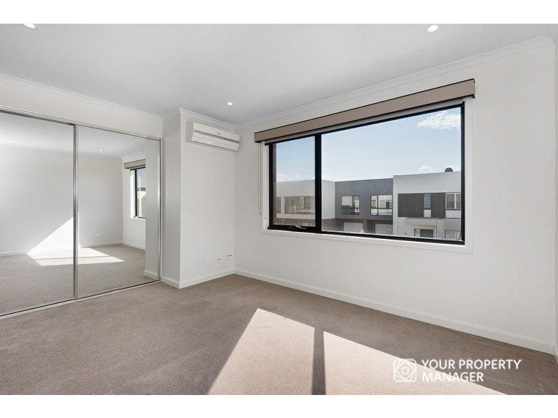 21 Monterey Drive, Cheltenham VIC 3192