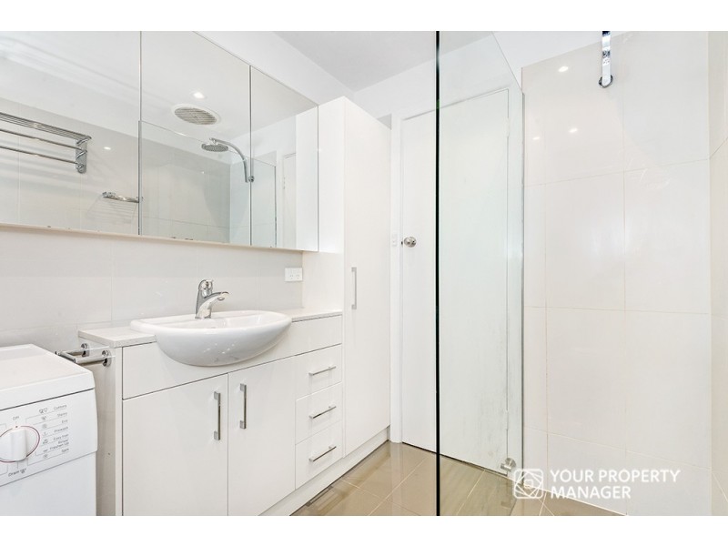 1/17 Tiuna Grove, Elwood VIC 3184