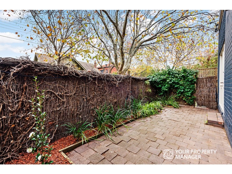 1/17 Tiuna Grove, Elwood VIC 3184