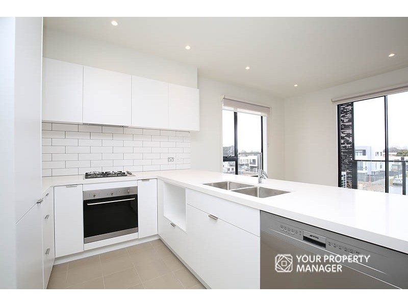 3/5 Pallisades Boulevard, Cheltenham VIC 3192