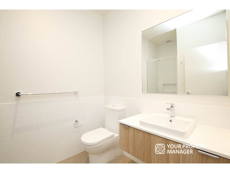 3/5 Pallisades Boulevard, Cheltenham VIC 3192