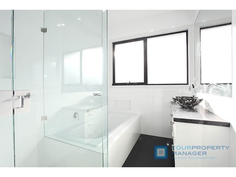 6b Ashmore Avenue, Mordialloc VIC 3195