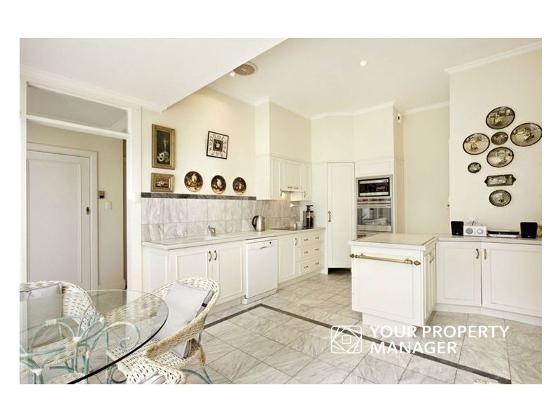 1 Norwood Avenue, Brighton VIC 3186