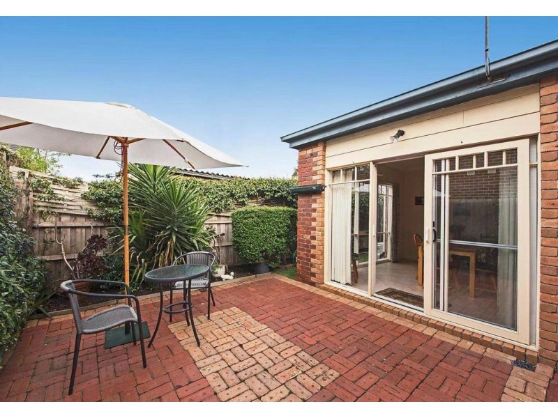 2b Elizabeth Street, Mentone VIC 3194