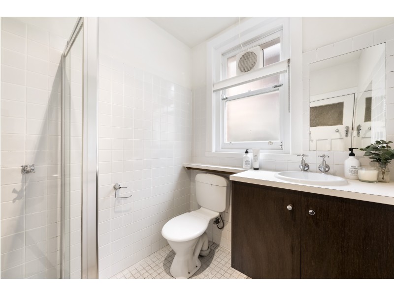 2/3 Lansdowne Road, St Kilda East VIC 3183