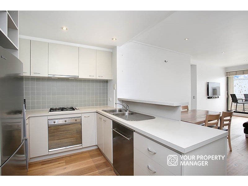 18/125 Ormond Road, Elwood VIC 3184